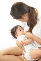 Breastfeeding In Public Helps Increase Awareness and Boosts Confidence For Other Mom’s Who Plan On Breastfeeding Her Baby