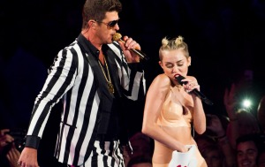 Miley Cyrus VMA Performance1