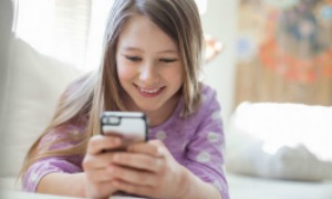Young-girl-text-messaging