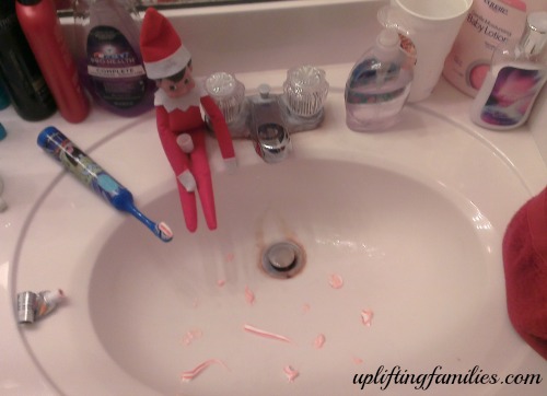 rascal elf on the shelf brushing teeth
