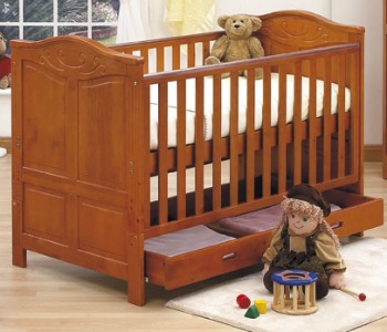 Sturdy baby Crib