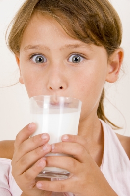 6 Fun Ways to Get Your Kids to Drink More Water