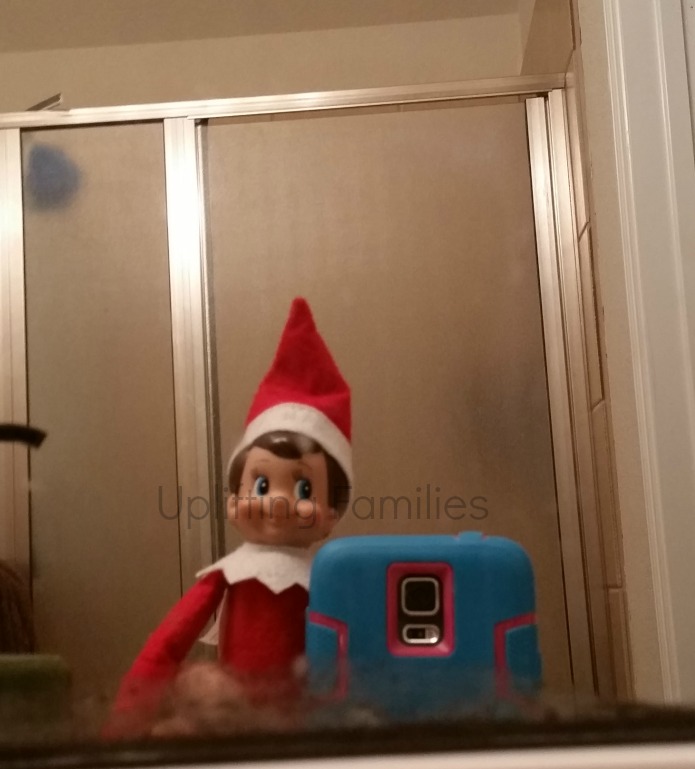 Rascal Takes Selfies #elfontheshelf