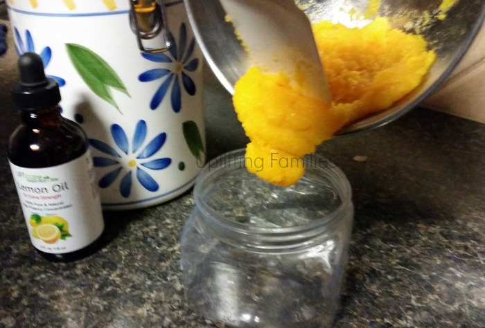 DIY Lemon Sugar Scrub #Lemonoil