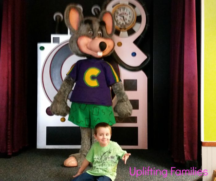 Chuck E. Cheese Introduces a New Menu #cecdallas