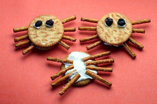 Halloween Spider Cracker Snacks