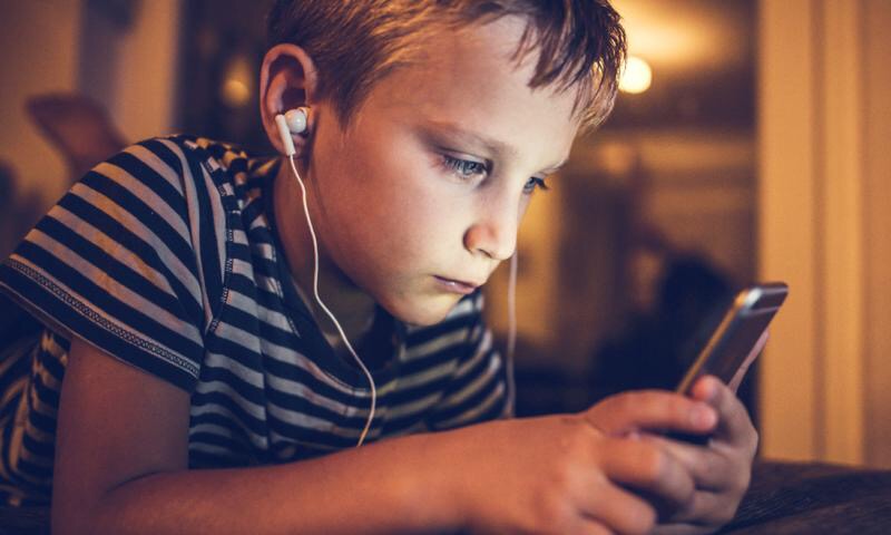 Parental Control App – Tips For Parents To Keep Kids Safe Online