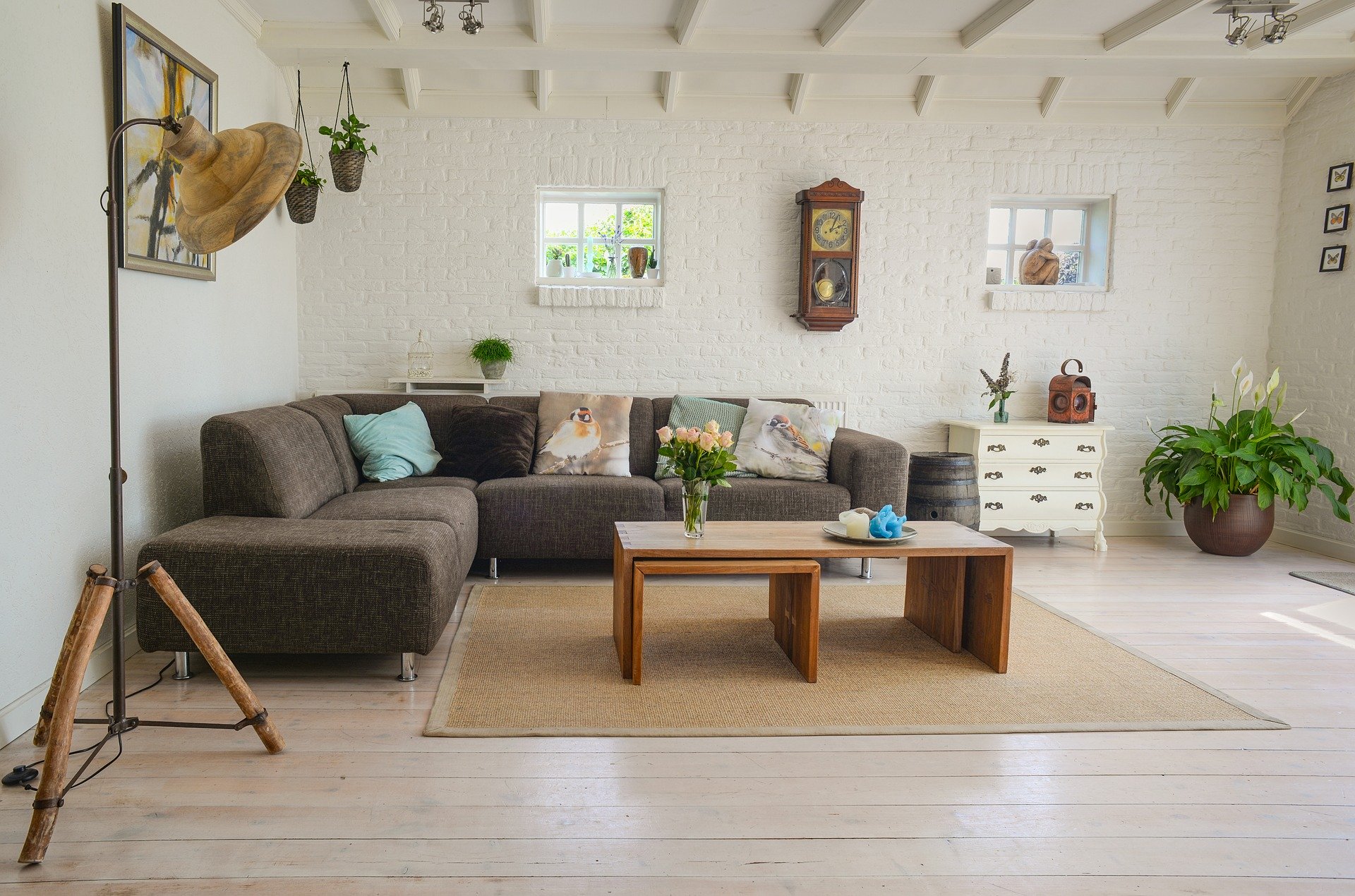 Ultimate Checklist to Furnishing Your First Home on a Budget