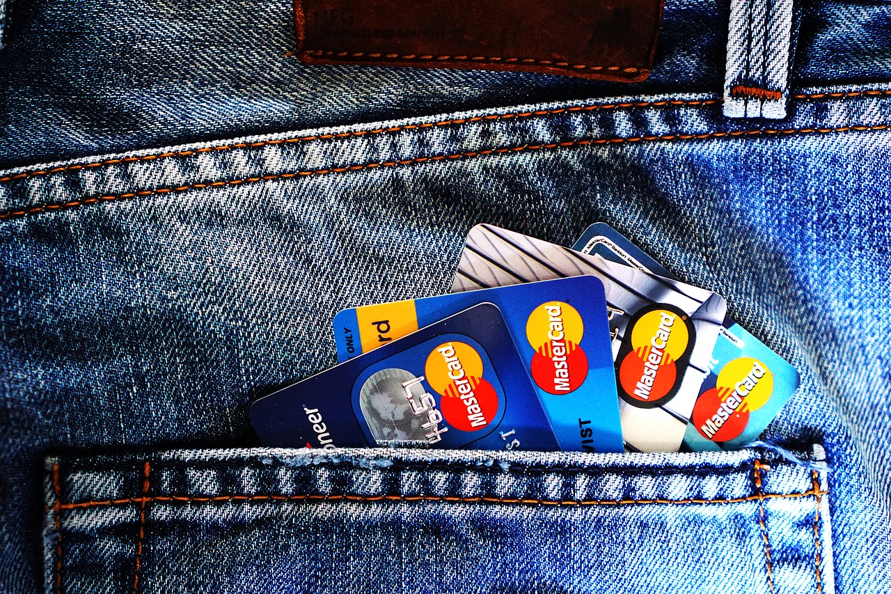 Avoiding Common Credit Card Scams